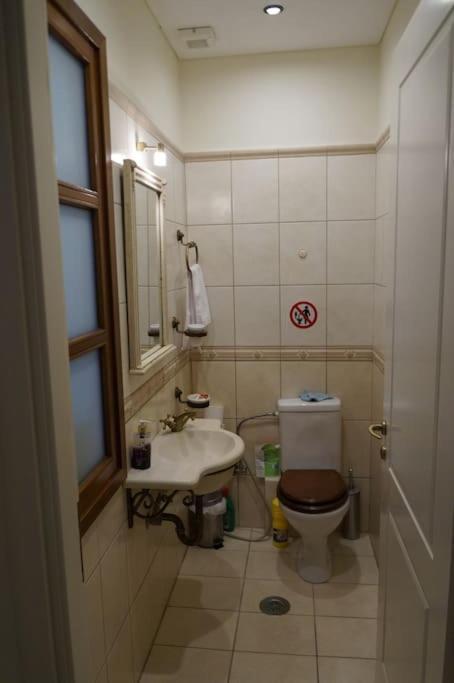Apartment With A Garden, Bbq, Swimming Pool And Jacuzzi Dhrafi Exterior photo