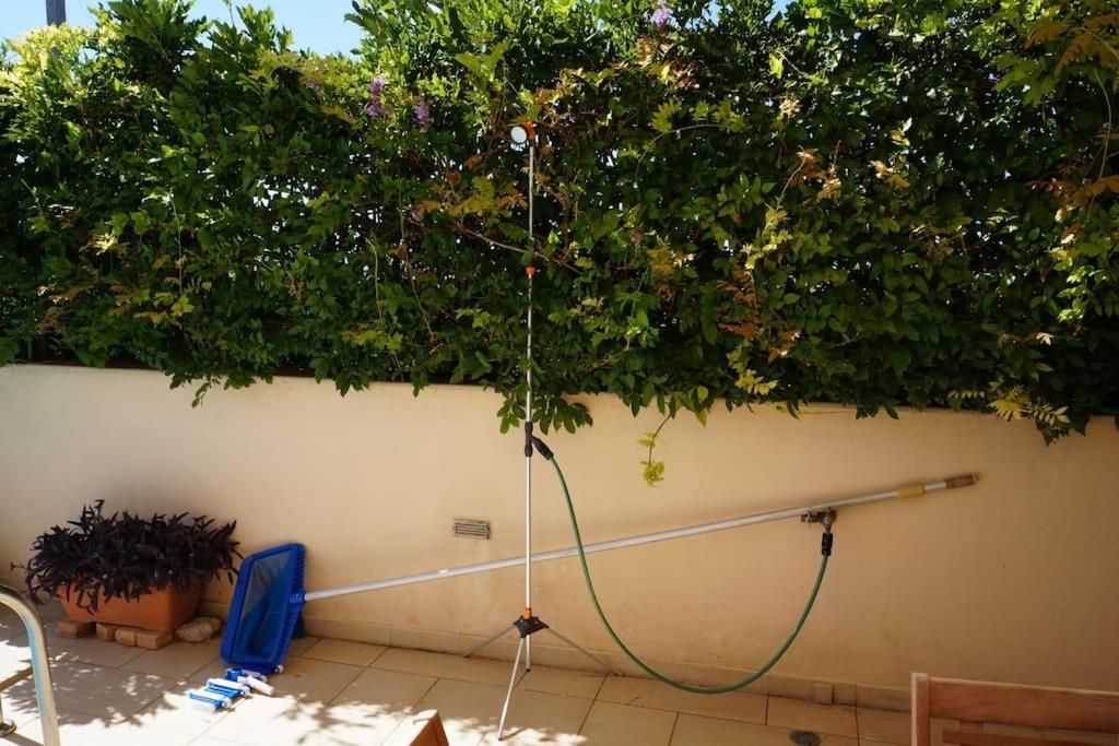 Apartment With A Garden, Bbq, Swimming Pool And Jacuzzi Dhrafi Exterior photo