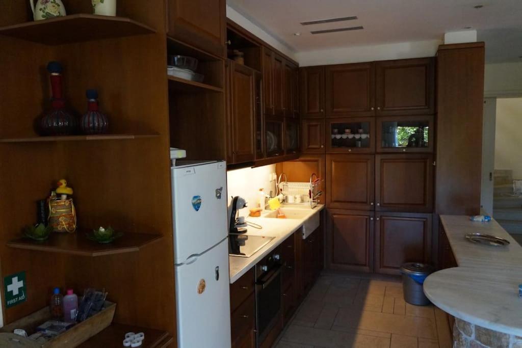 Apartment With A Garden, Bbq, Swimming Pool And Jacuzzi Dhrafi Exterior photo